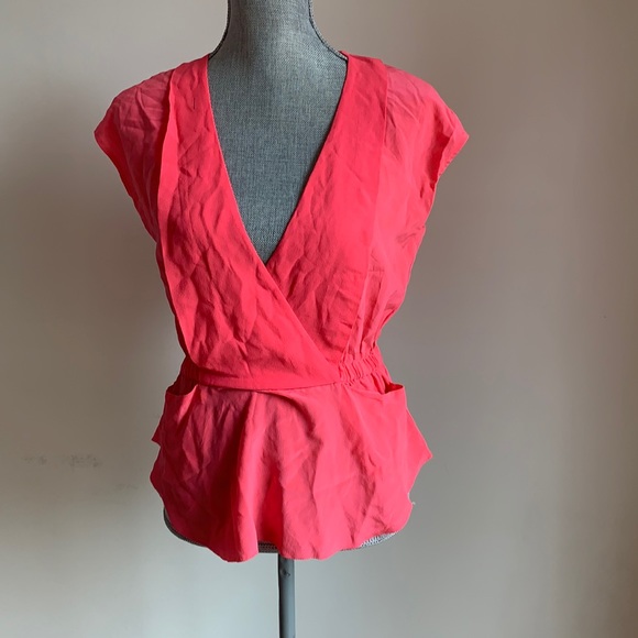 🌈 3/$20 Wilfred pink silk wrap style top with pockets - Picture 2 of 7